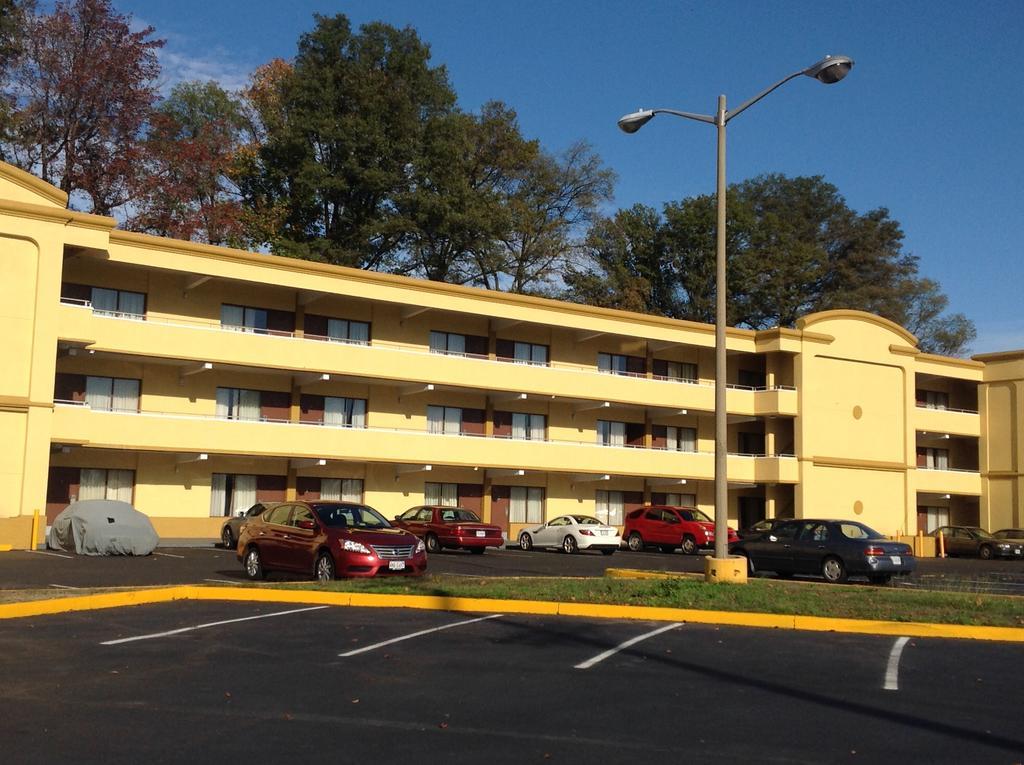 Diamond Inn & Suites Richmond Exterior foto